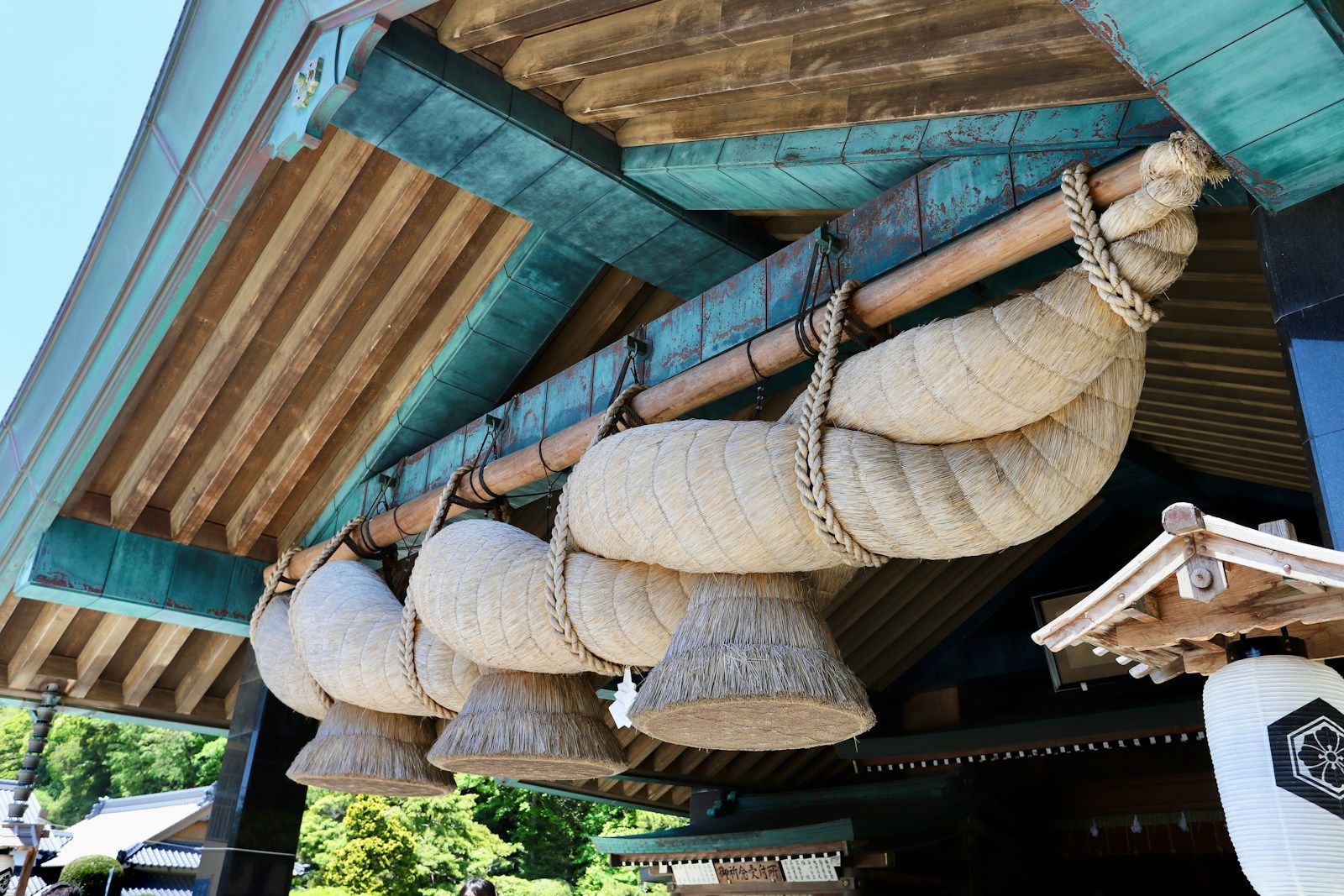 出雲そばや、のどぐろ、シジミなど魚介類を始めとする島根県の特産品や郷土料理、スイーツなどグルメ情報をご紹介。