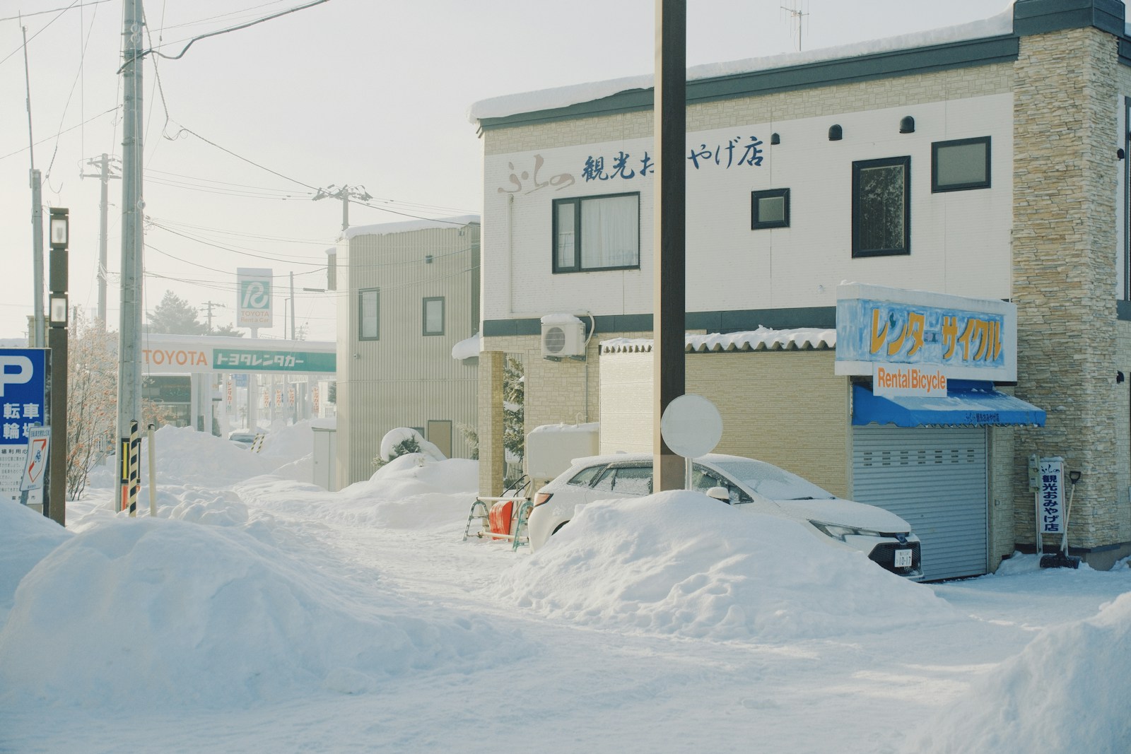 深い雪に包まれる富良野で雪解けを待つ大地をイメージしたチーズケーキが登場。