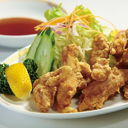 昭和初期から続く伝説の味。とり天発祥「東洋軒」が守り抜く「鶏ノカマボコノ天麩羅」