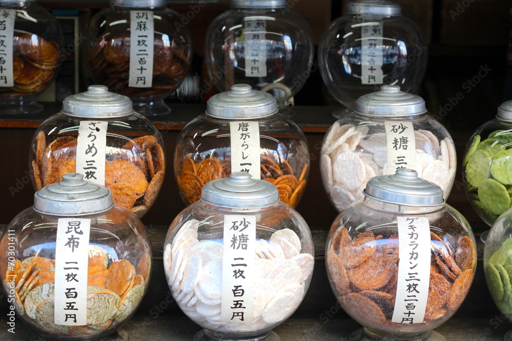 お煎餅、色々な味が楽しめるので飽きませんよね。