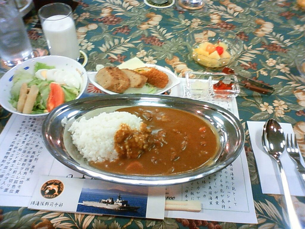 現・海上自衛隊にも引き継がれている海軍カレー