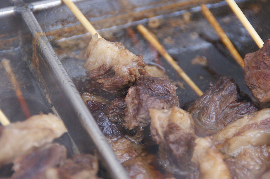 静岡おでんには牛スジが入っている。