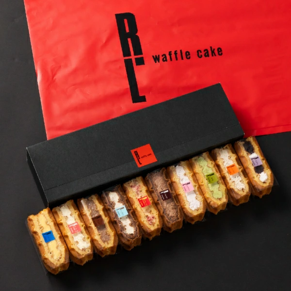 まるでスイーツの宝石箱♪ ギフトの定番、神戸のエール・エル（R.L）製ワッフルケーキをお届け。
