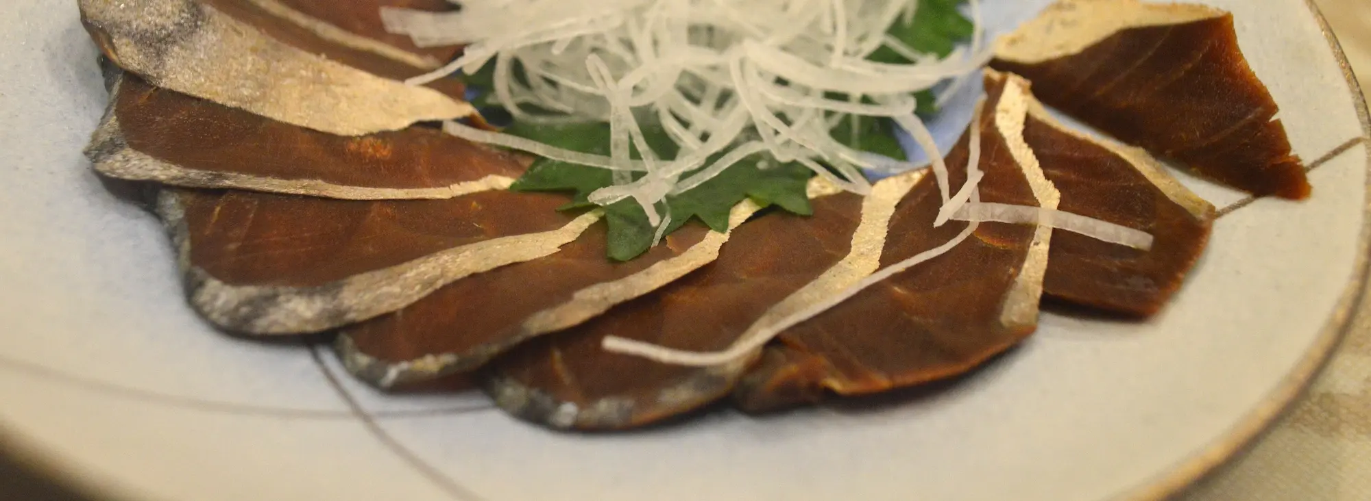 福井の伝統的な漬物、「へしこ」は特に万能食品として有名。