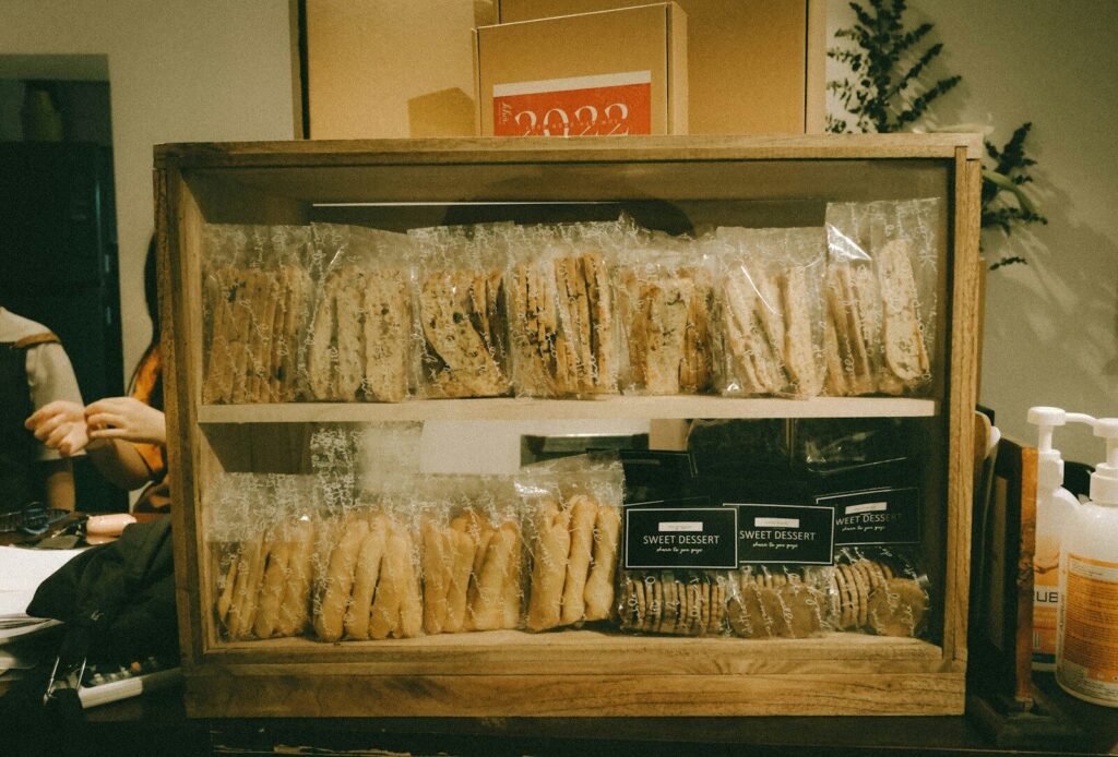 イタリアでは市販品だけでなく近所のパン屋が焼いたものだったり、自分で焼くビスコッティを好む方も少なく無い。