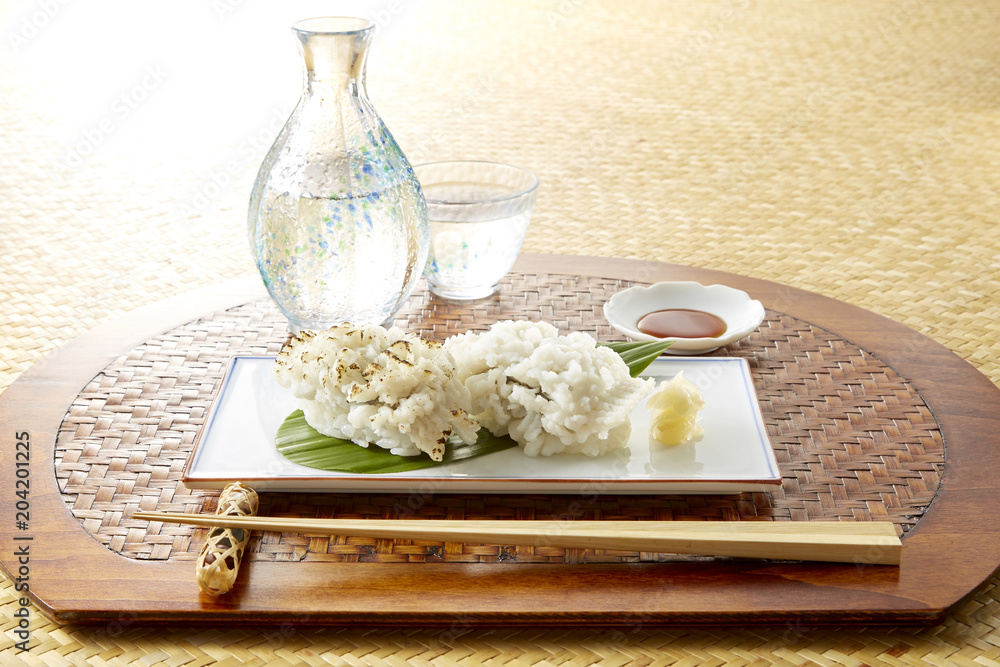 「自宅にいながら高級料理店のような至福の晩酌」を約束してくれるのが徳島県小松島港で水揚げされた本物のハモを贅沢に詰め込んだ＜徳島小松島産ハモ冷凍パック＞